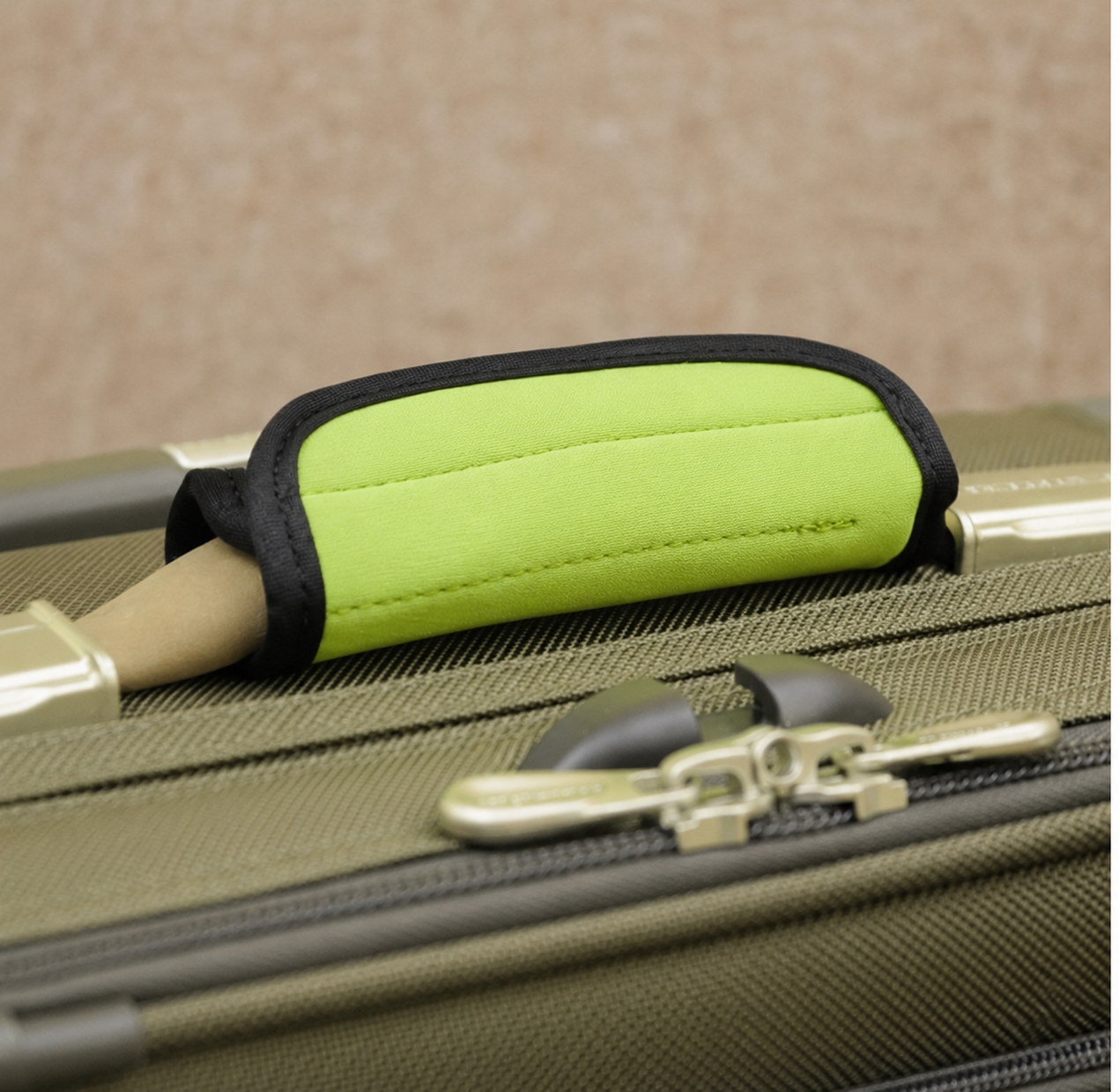 Padded Luggage Handle Wrap – Travel Suitcase Handle Grip
